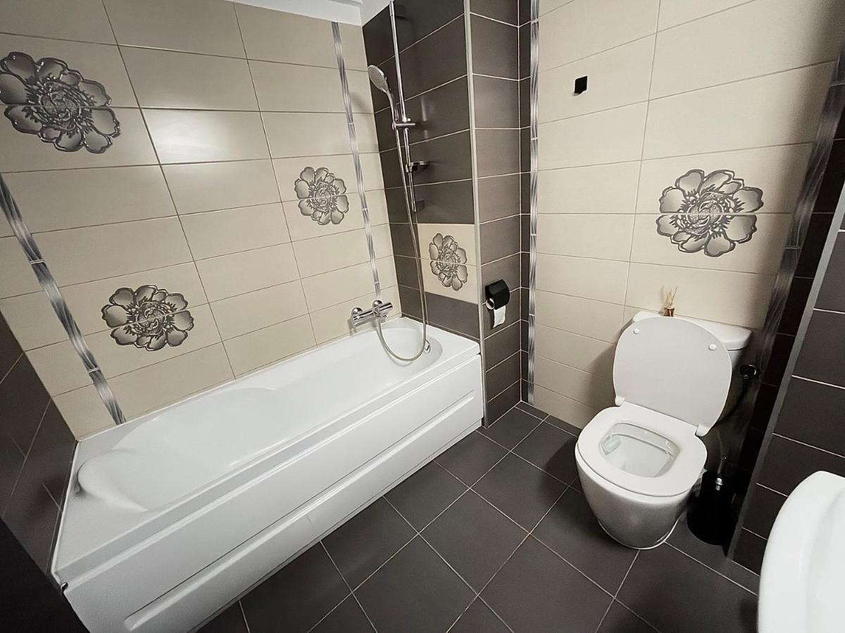 Dacia Residence Apartments Self Check-In Craiova Bagian luar foto